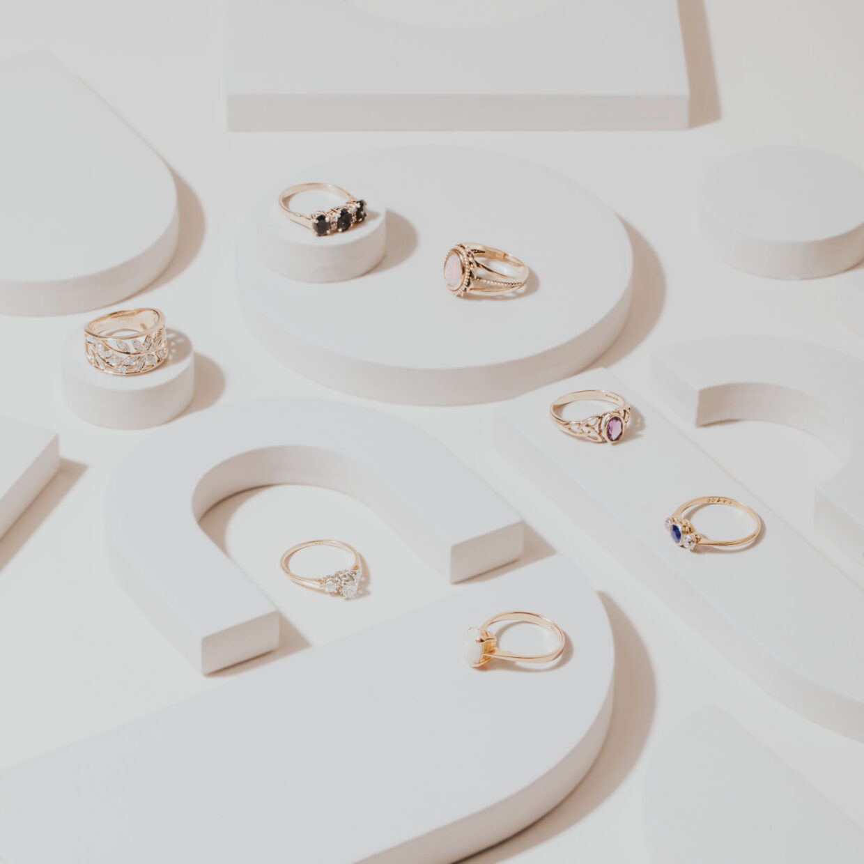 Many multiple rings layflat for commercial product photography for e-comm.